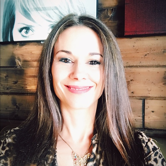 Meet your Posher, Chantelle - Picture 1 of 2